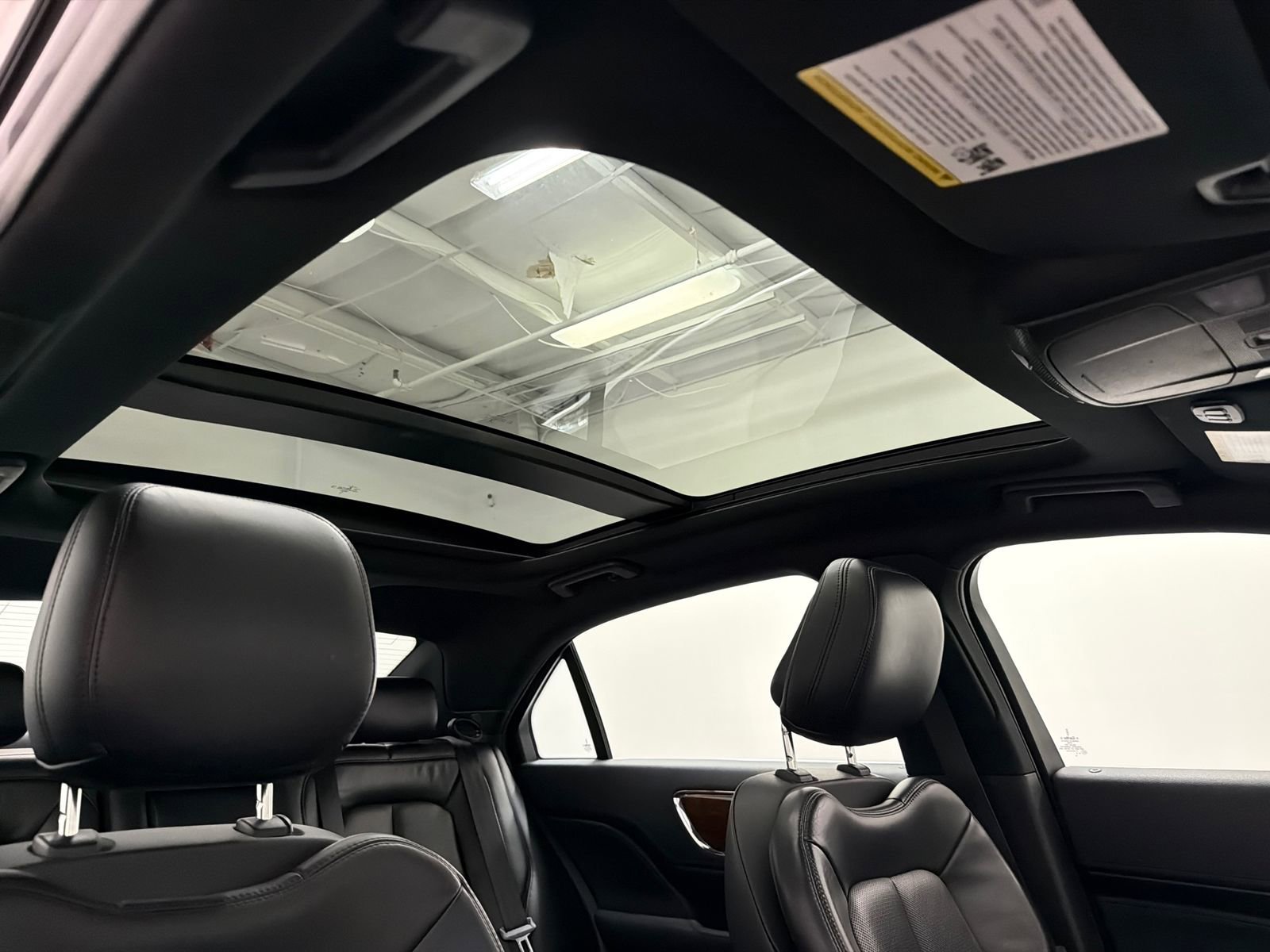 Used 2020 Lincoln Continental AWD w/ Premium Package image 12