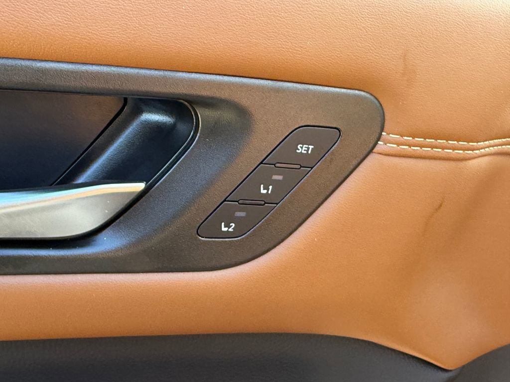 New 2026 Nissan Pathfinder Platinum image 23