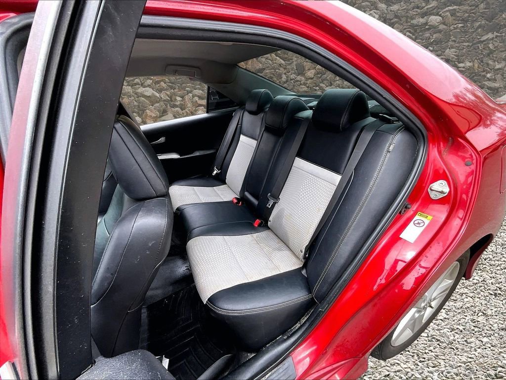 Used 2014 Toyota Camry SE FWD image 24