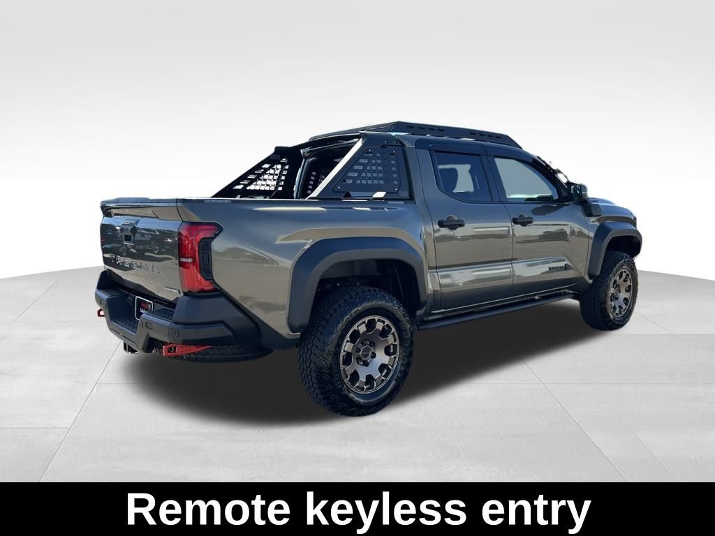 Used 2025 Toyota Tacoma Trailhunter image 5