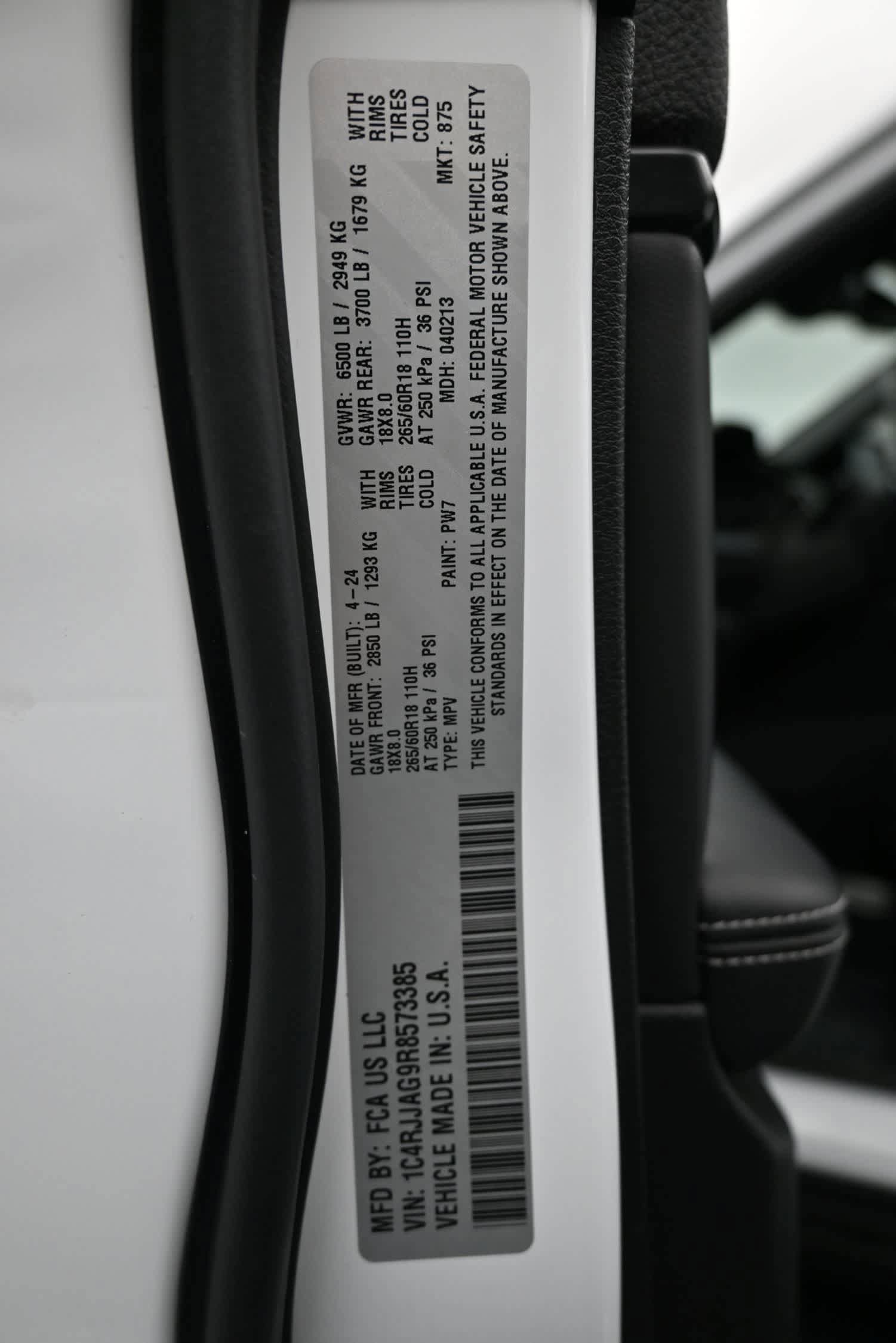 Used 2024 Jeep Grand Cherokee L Laredo RWD image 11
