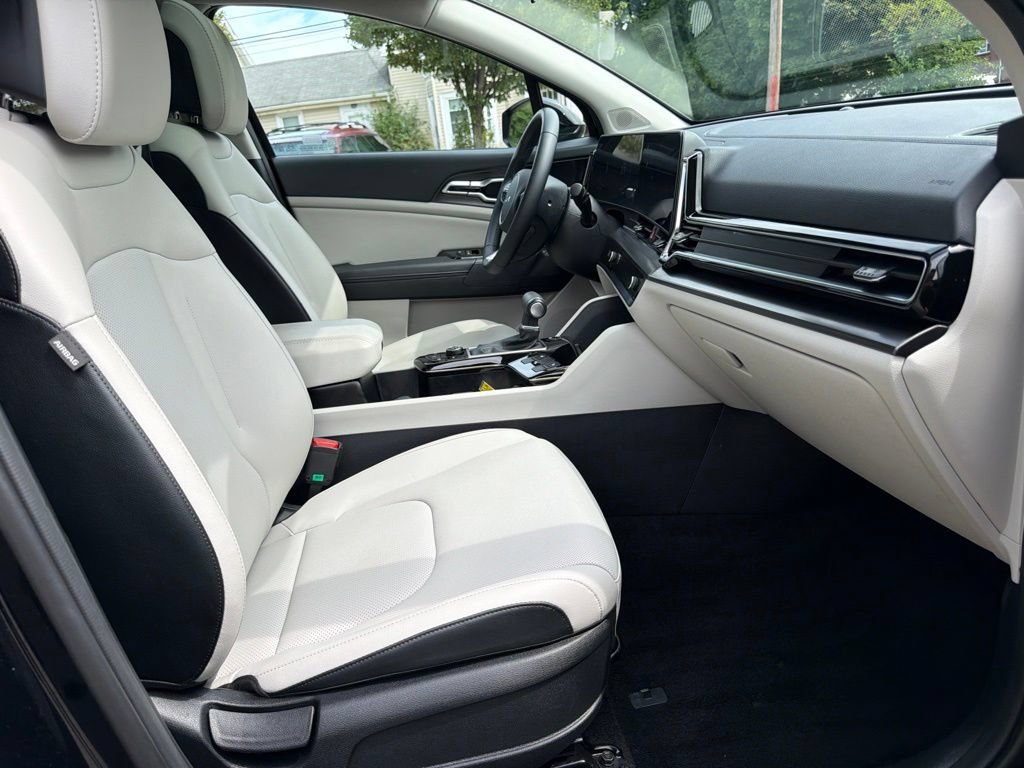 Certified 2025 Kia Sportage EX w/ Premium Package AWD/4WD image 31