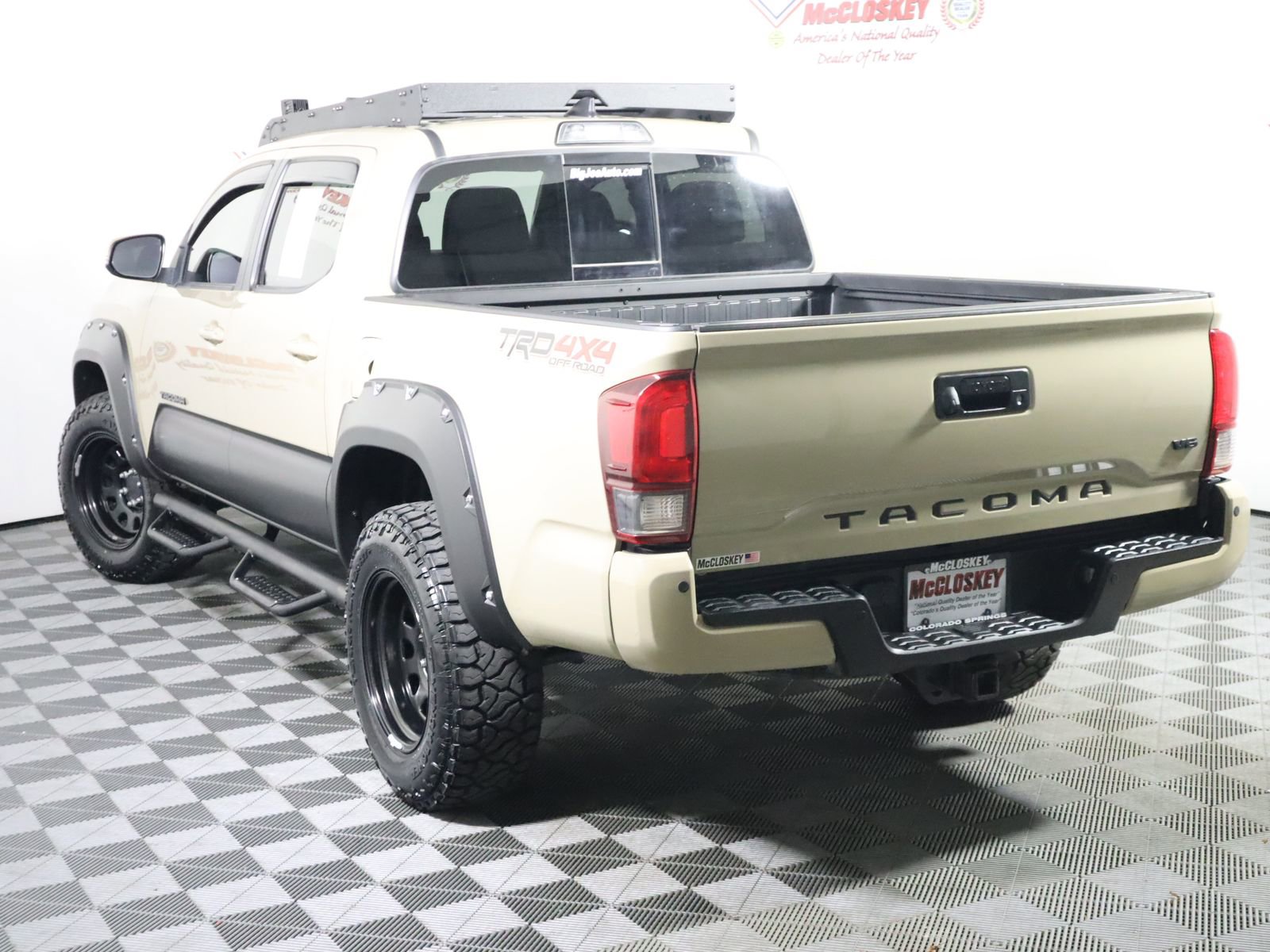 Used 2019 Toyota Tacoma TRD Off-Road w/ Technology Package AWD/4WD image 11