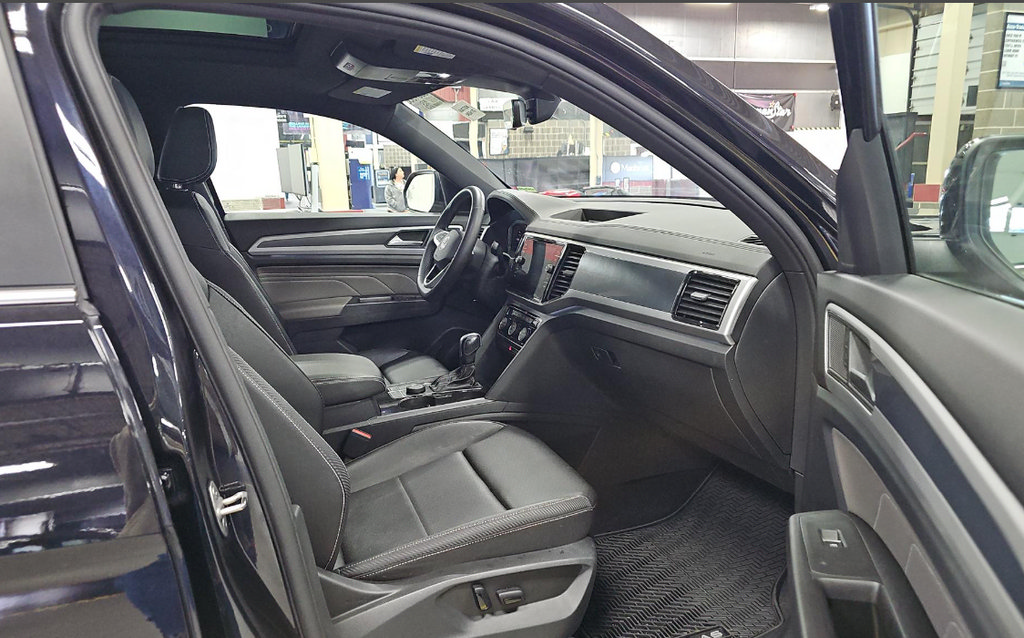 Used 2023 Volkswagen Atlas Cross Sport SEL AWD/4WD image 21