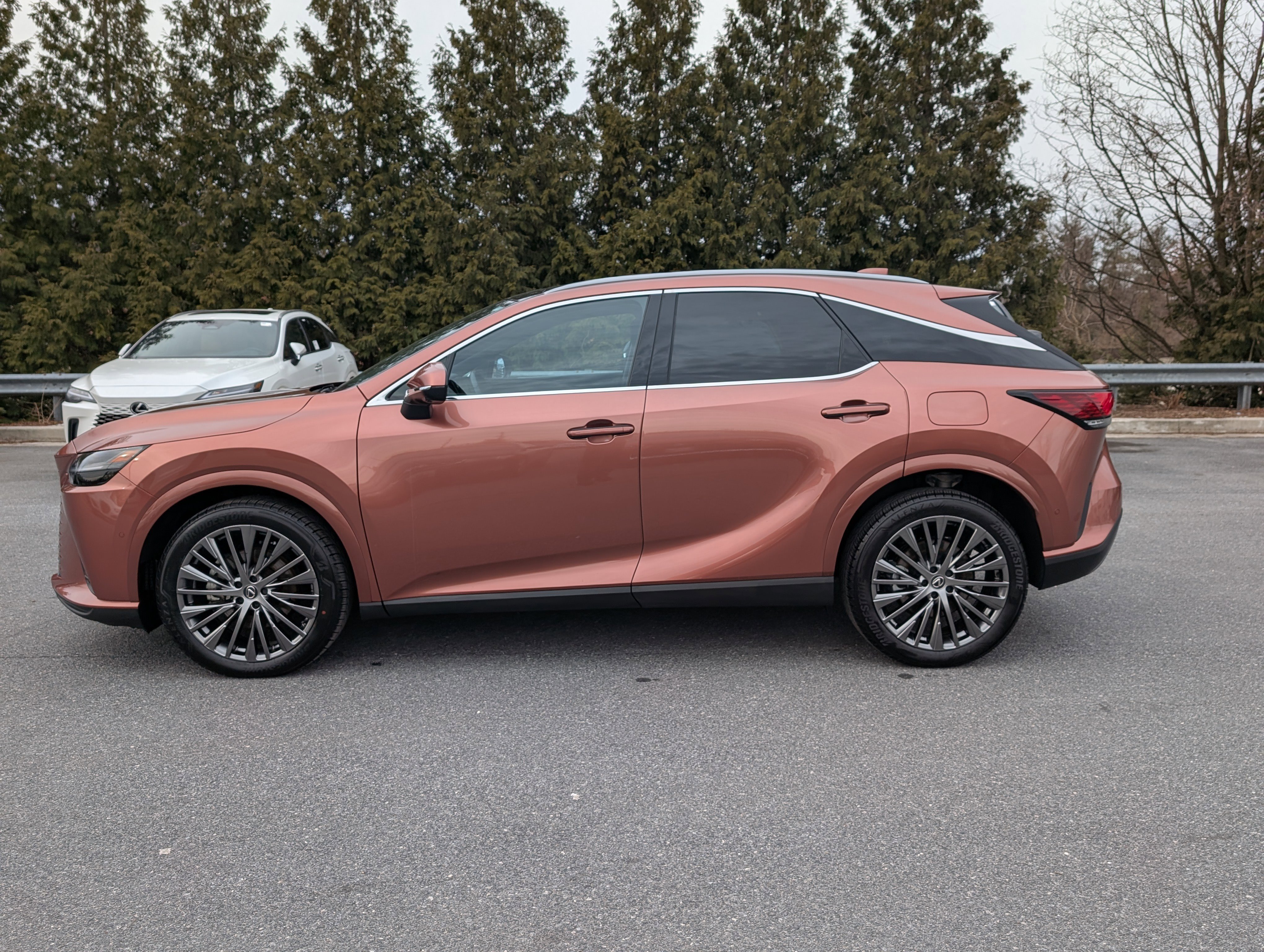 Certified 2025 Lexus RX 450h AWD w/ Convenience Package image 6