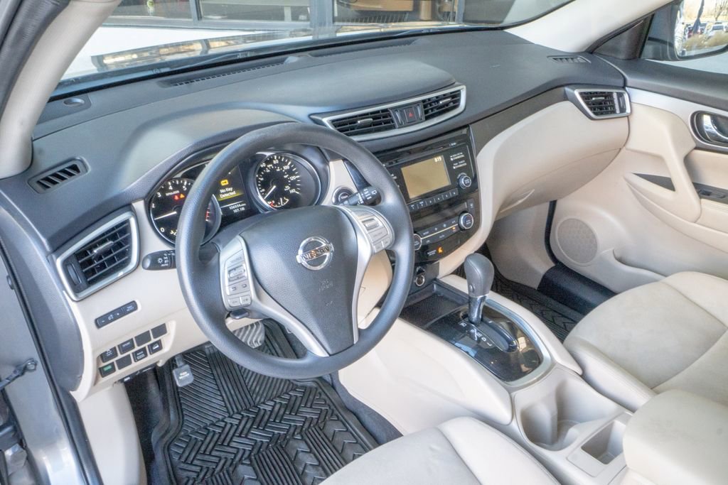 Used 2016 Nissan Rogue SV AWD/4WD image 9