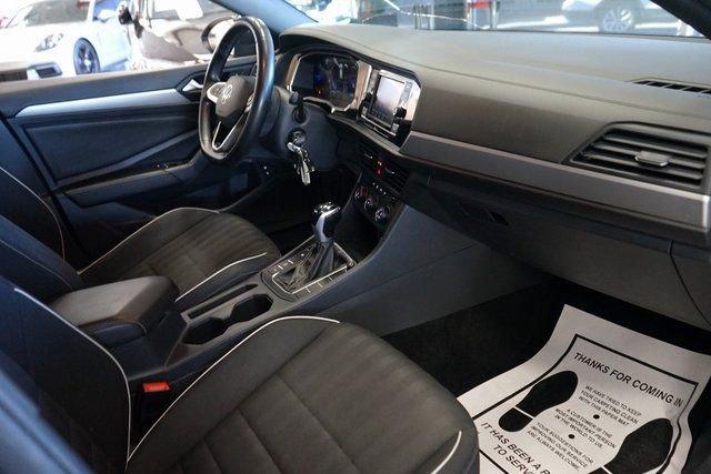 Used 2023 Volkswagen Jetta Sport image 39