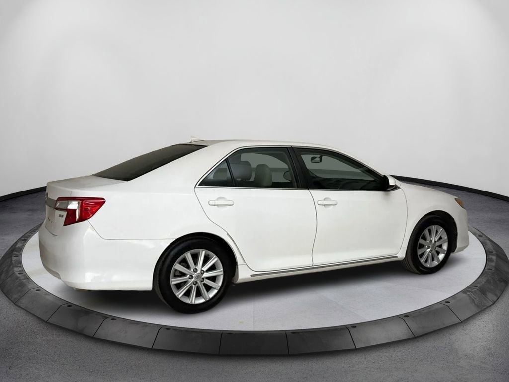 Used 2014 Toyota Camry XLE FWD image 5