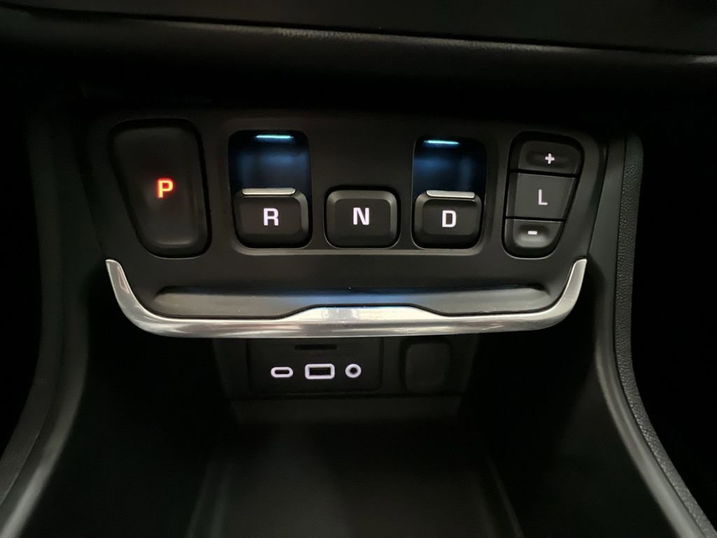 Used 2021 GMC Terrain SLT w/ Elevation Edition image 15