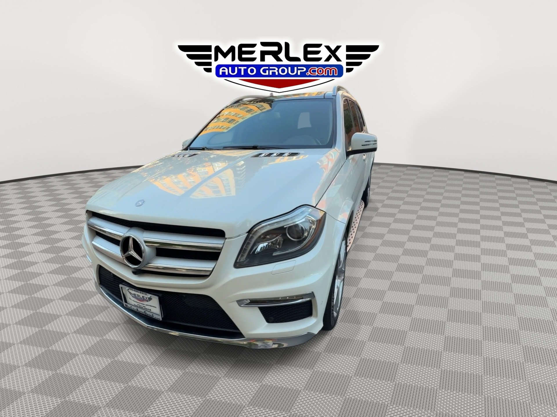 Used 2015 Mercedes-Benz GL 550 4MATIC image 3
