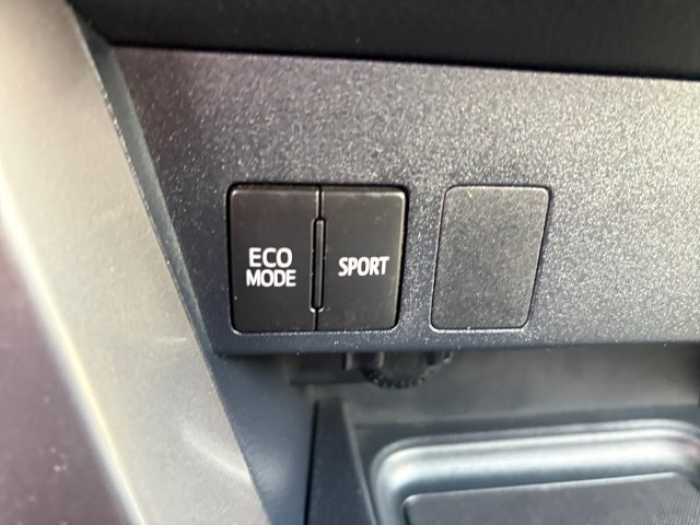 Used 2018 Toyota RAV4 LE w/ All Weather Liner Package AWD/4WD image 17