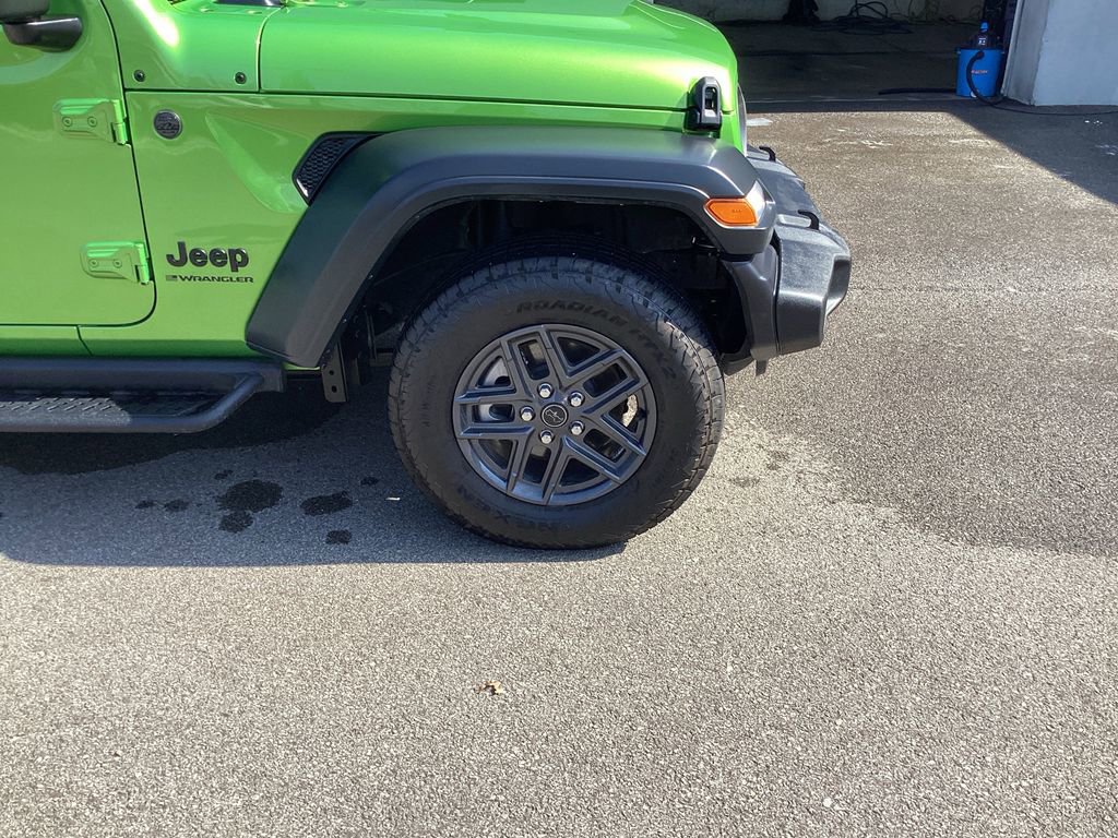 Used 2025 Jeep Wrangler Sport S AWD/4WD image 24