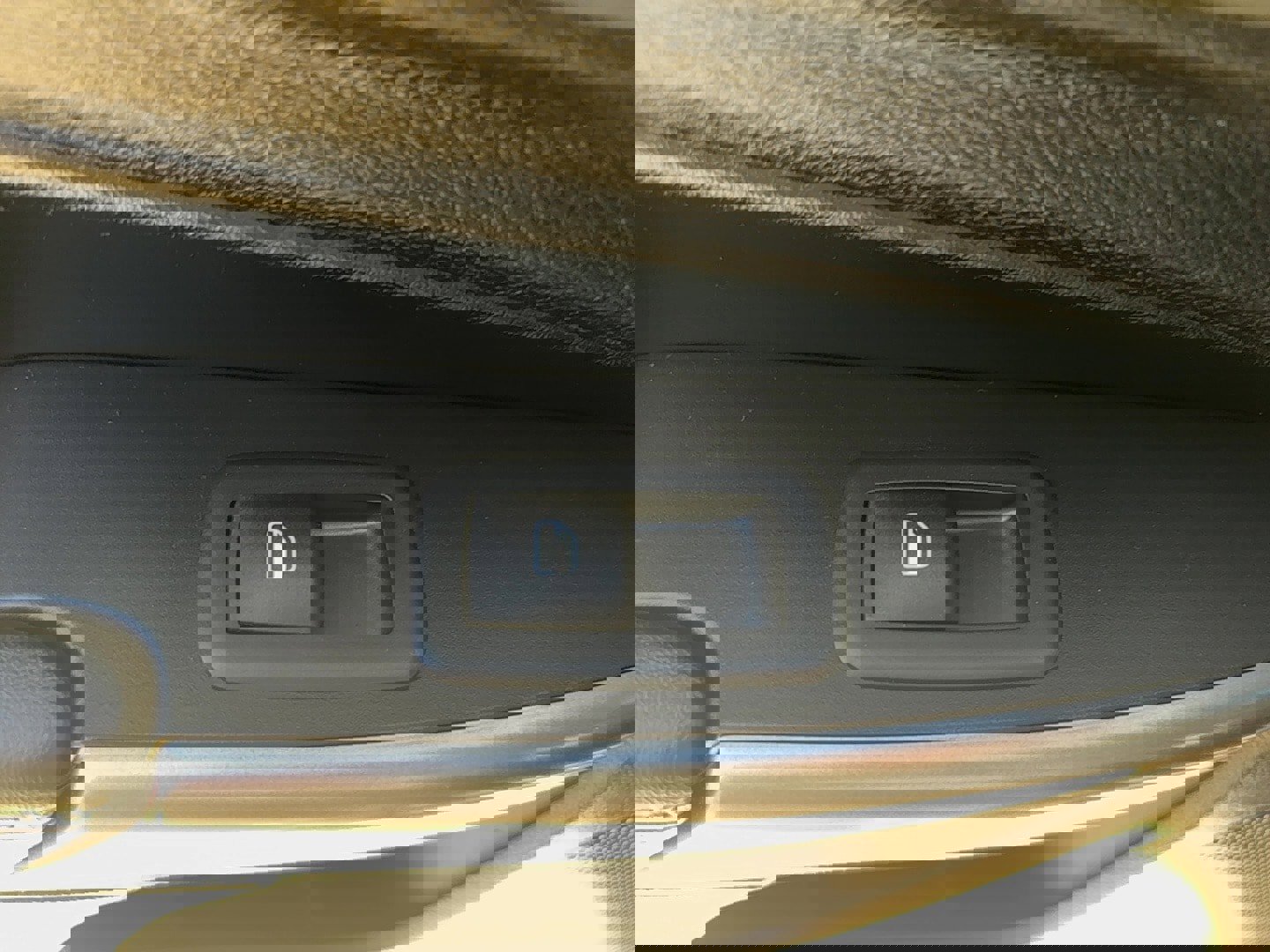 Used 2020 Jeep Cherokee Latitude Plus image 11