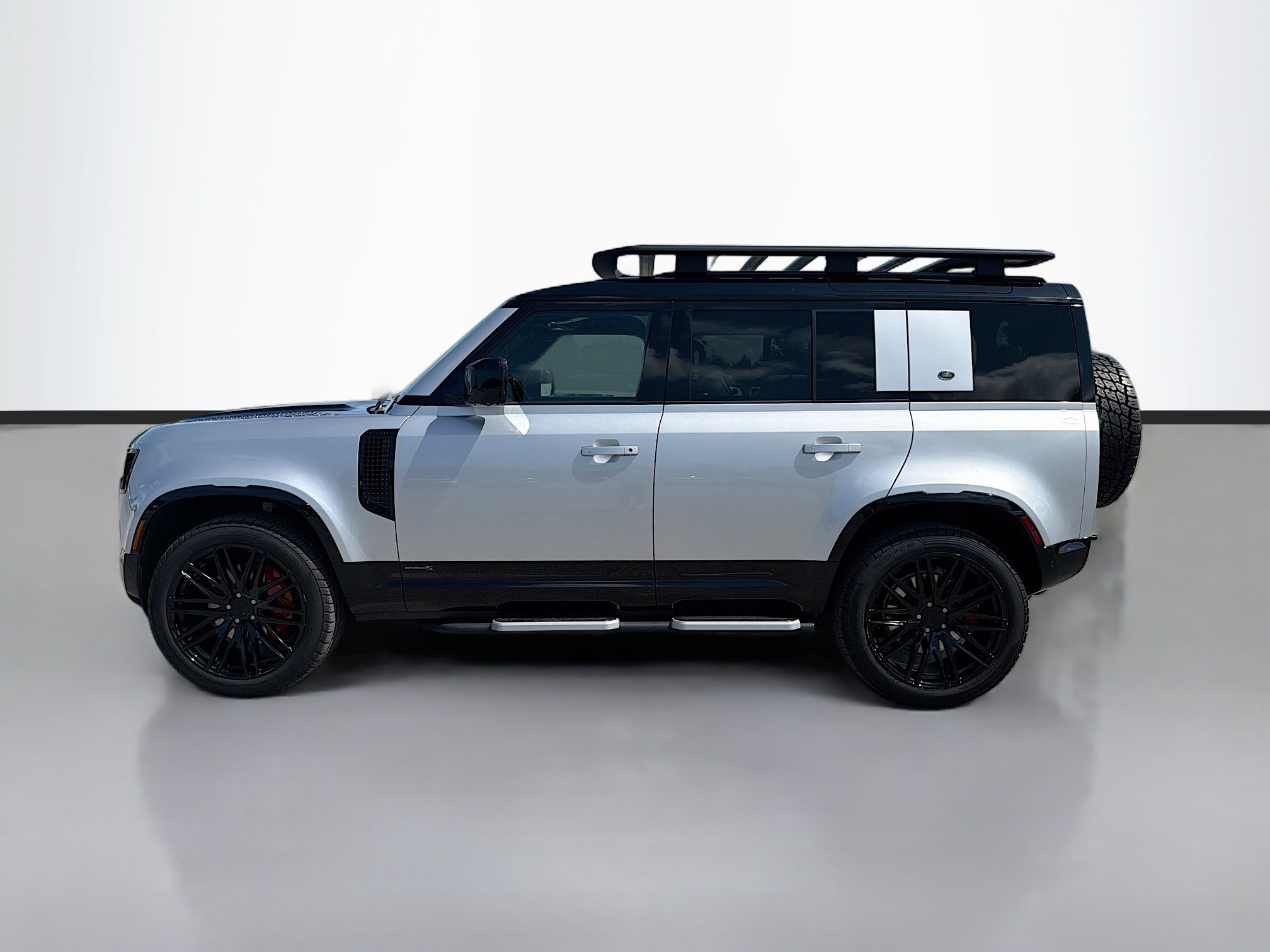 Used 2020 Land Rover Defender 110 X AWD/4WD image 2