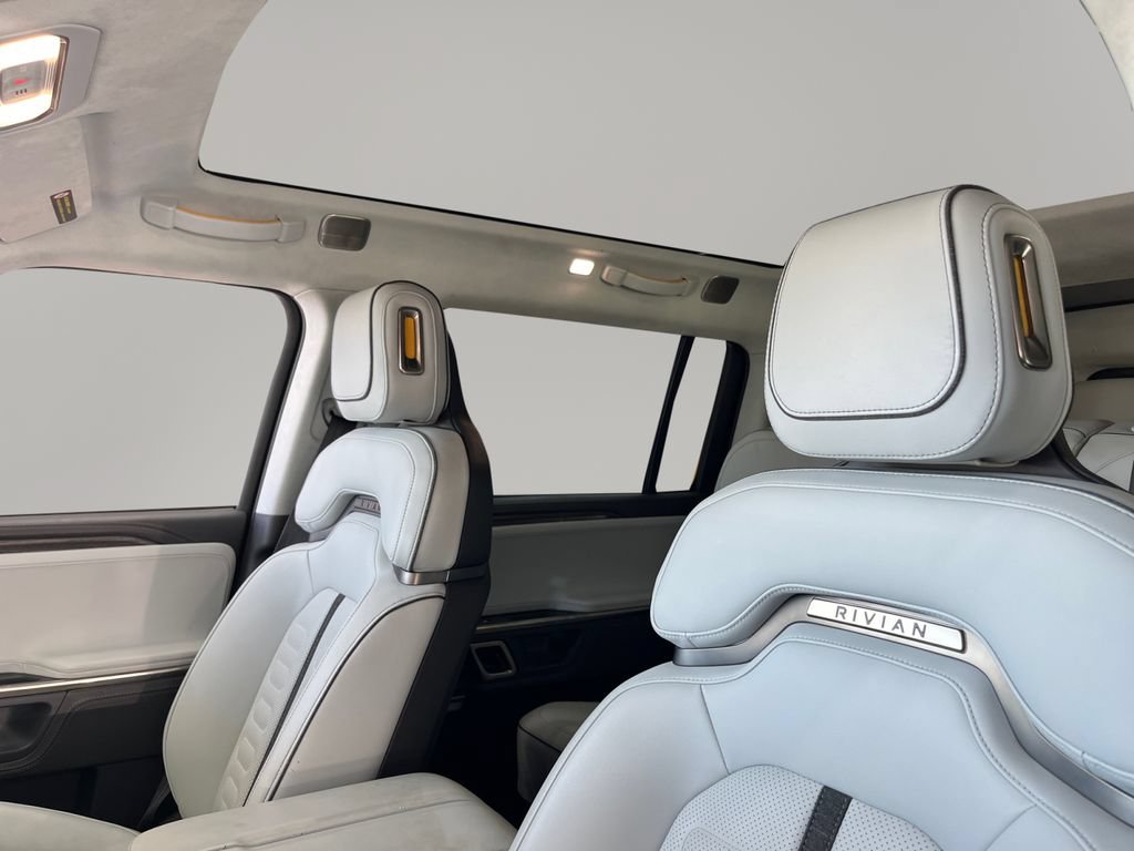 Used 2023 Rivian R1S Adventure AWD/4WD image 9