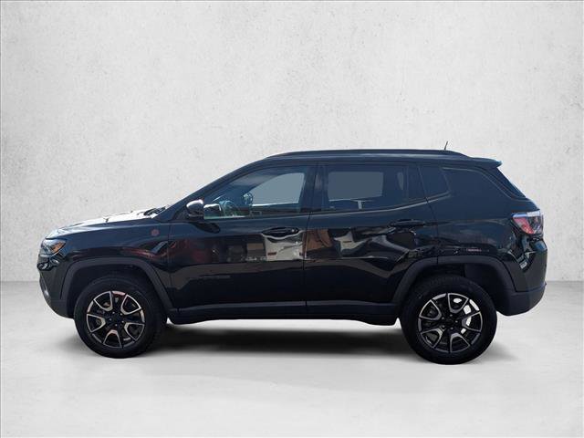 Used 2024 Jeep Compass Trailhawk image 9
