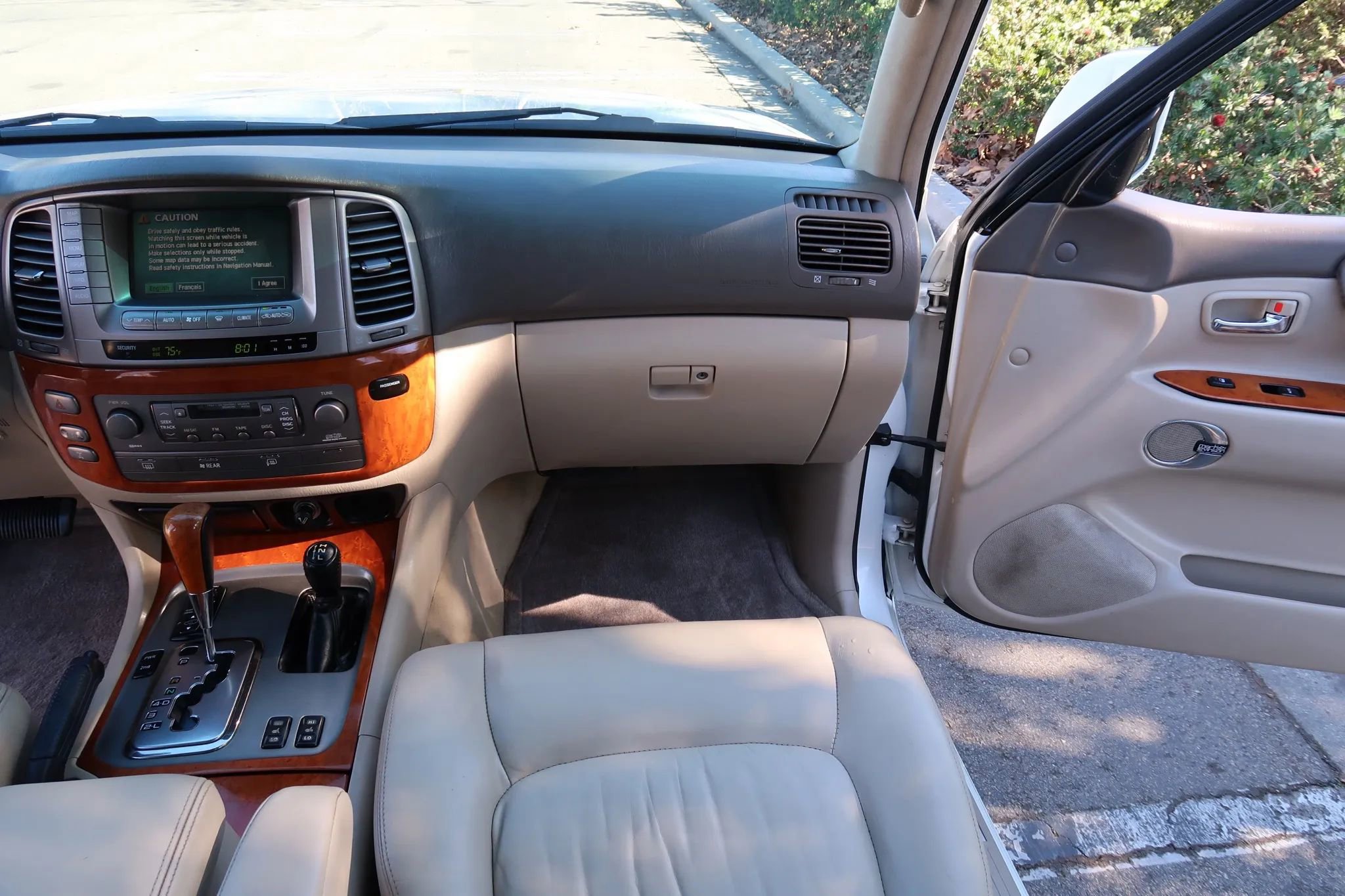 Used 2005 Lexus LX 470 4WD image 25