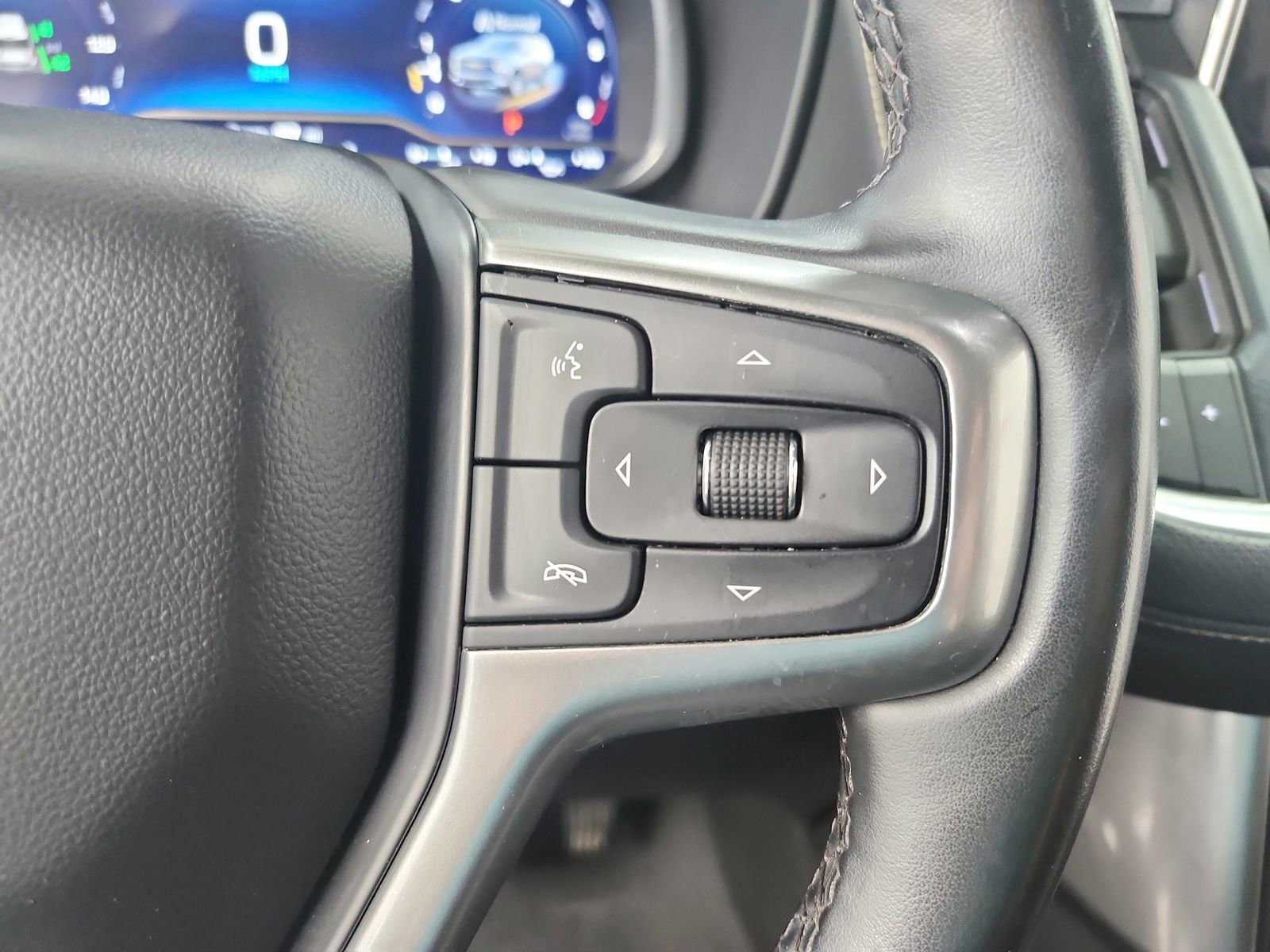 Used 2023 Chevrolet Suburban Premier image 24