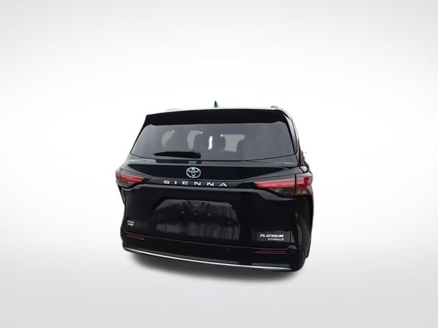 Used 2022 Toyota Sienna Platinum image 4