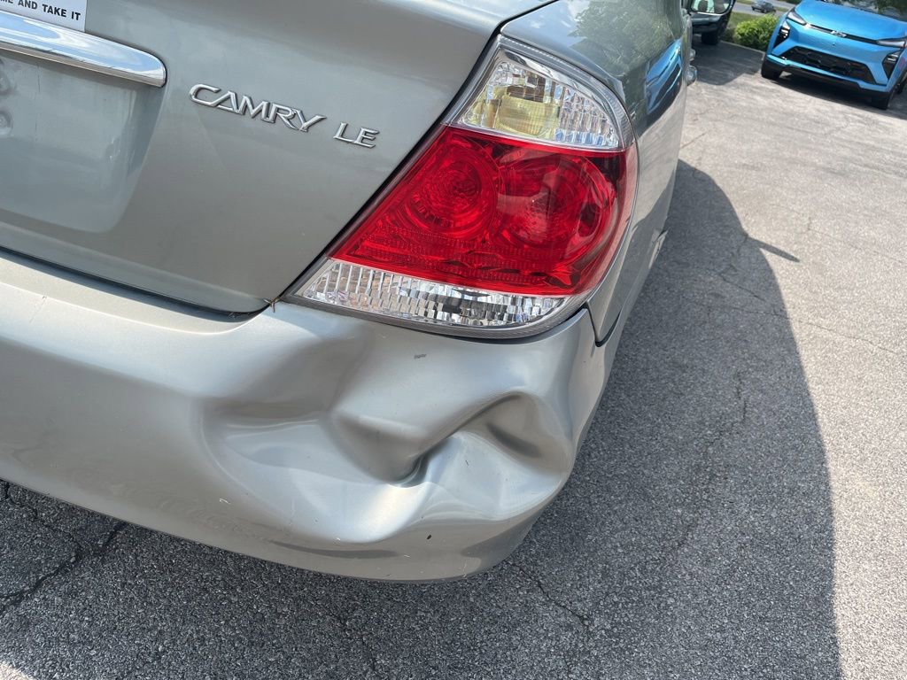 Used 2005 Toyota Camry LE FWD image 11
