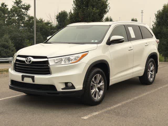 Used 2015 Toyota Highlander XLE AWD/4WD image 1