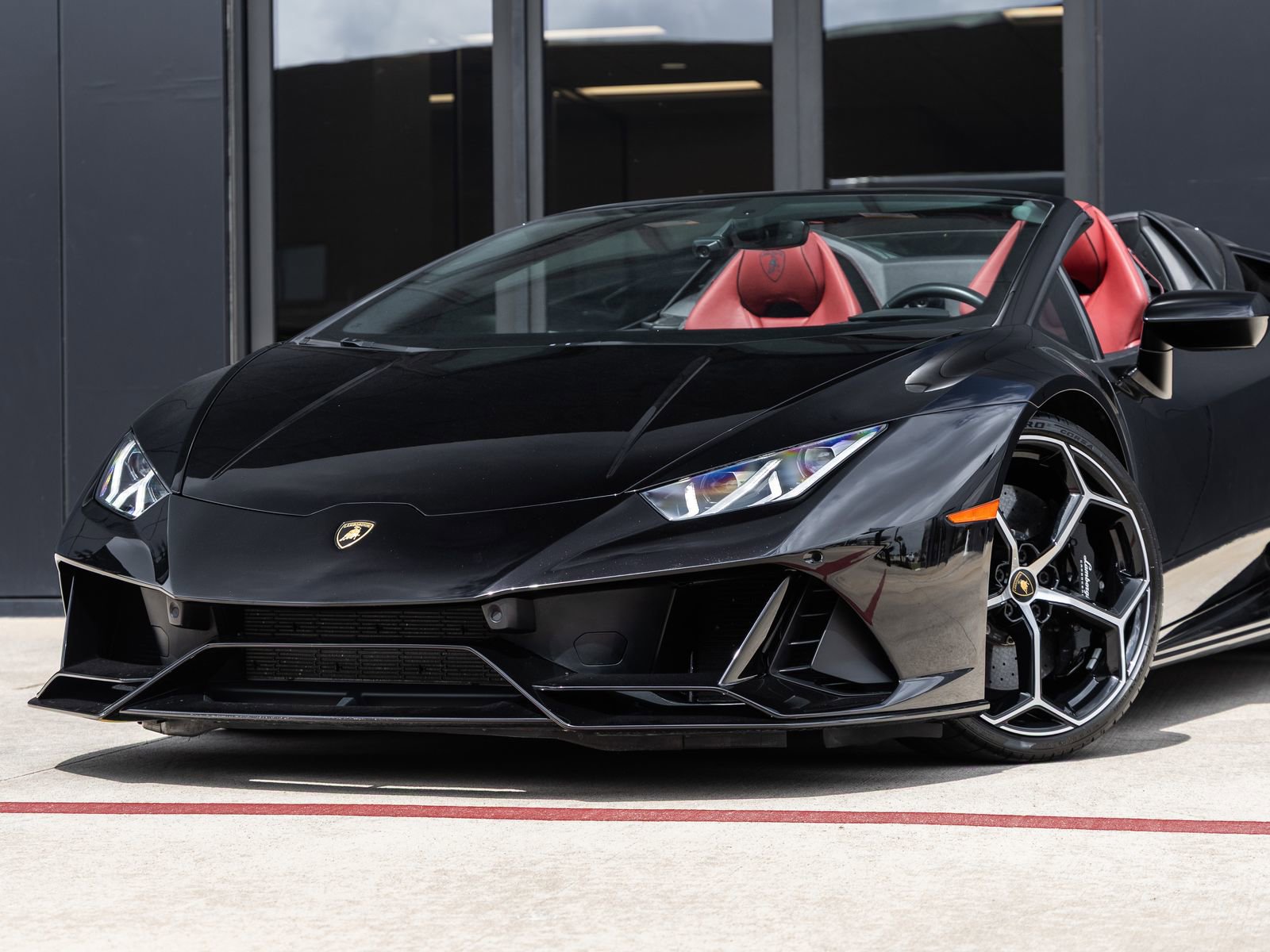 Used 2020 Lamborghini Huracan EVO image 3