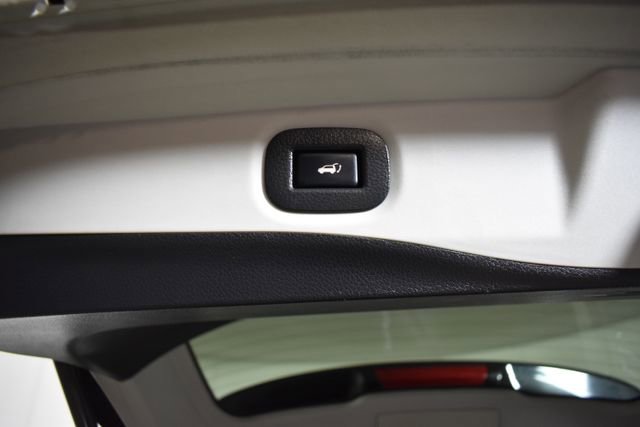 Used 2016 Nissan Rogue SL AWD/4WD image 31