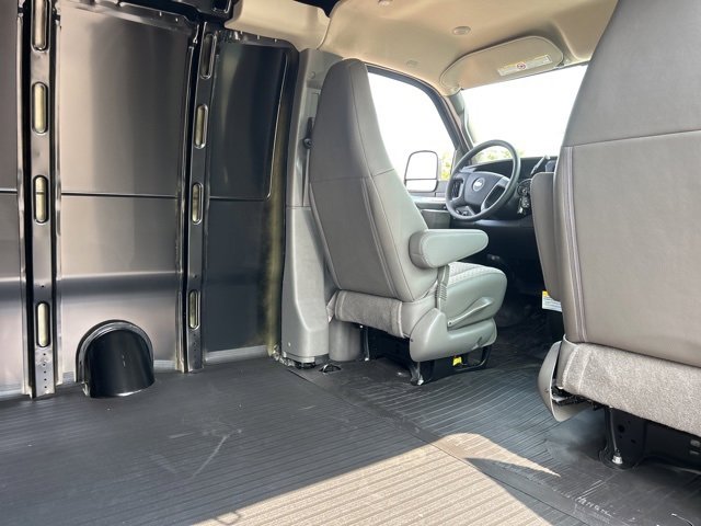 New 2025 Chevrolet Express 2500 image 29