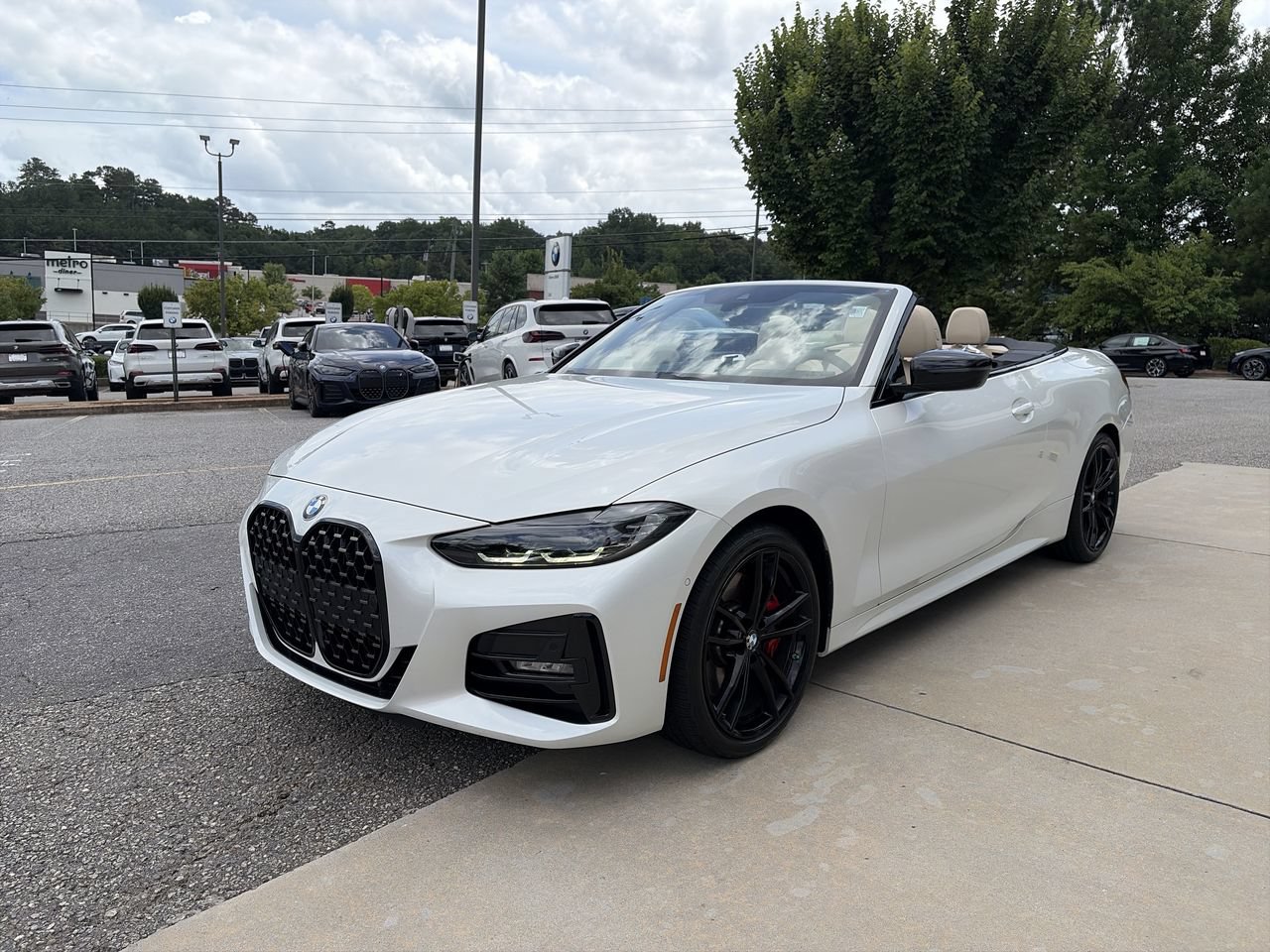 Used 2024 BMW 430i xDrive Convertible w/ M Sport Package AWD/4WD image 4