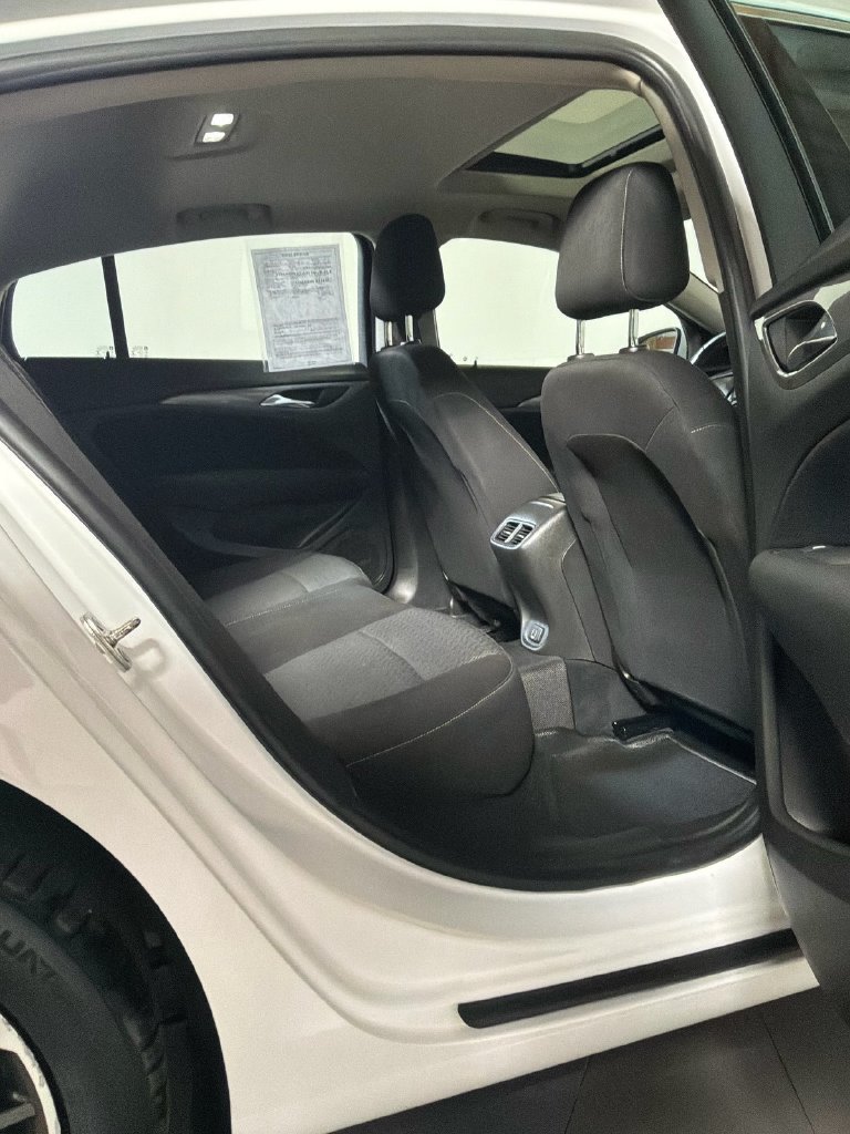Used 2019 Buick Regal Preferred w/ Driver Confidence Package I FWD image 24