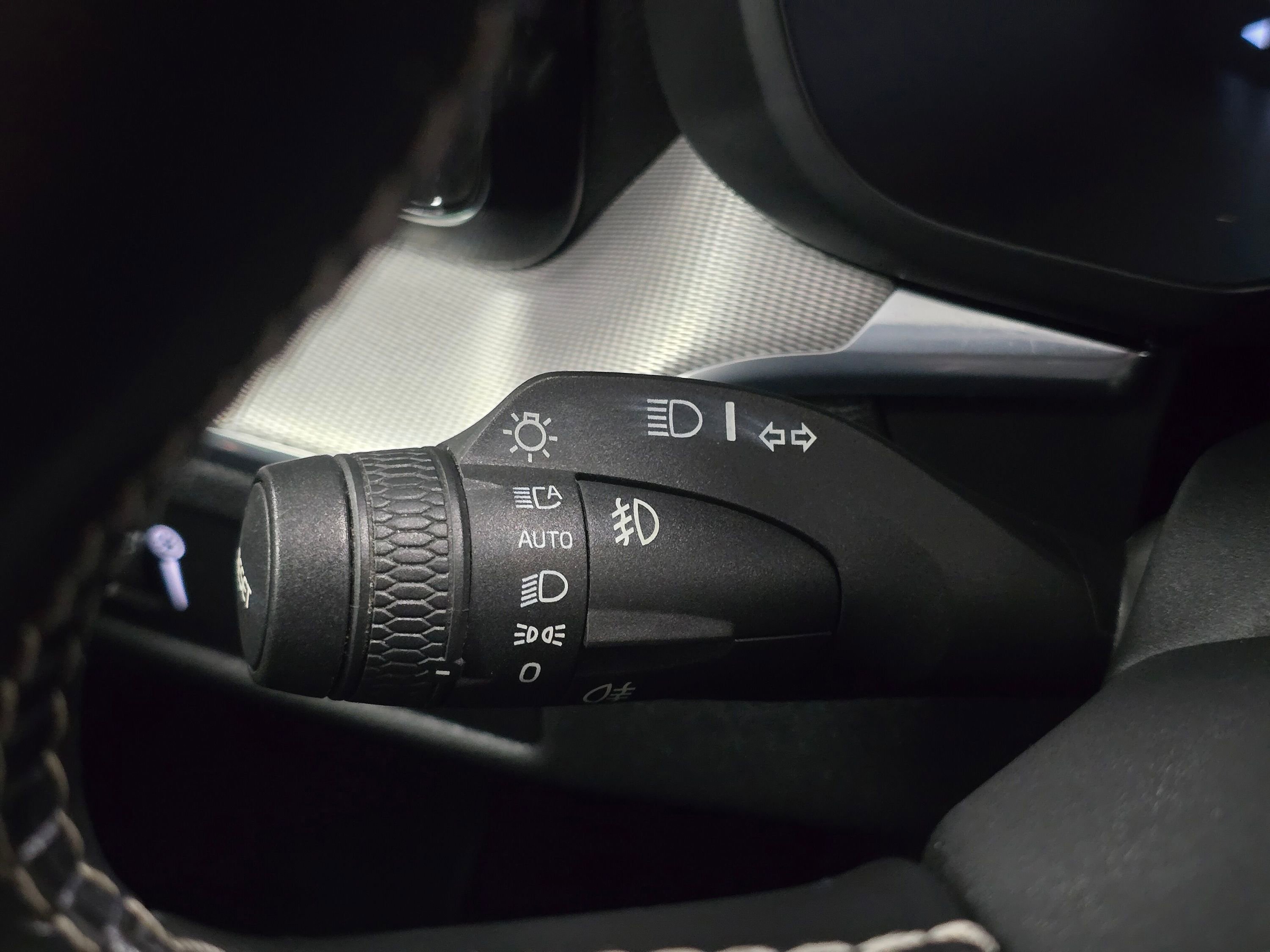 Used 2021 Volvo XC60 T5 R-Design w/ Protection Package Premier image 43