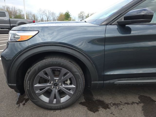 Certified 2022 Ford Explorer XLT w/ Equipment Group 202A image 18