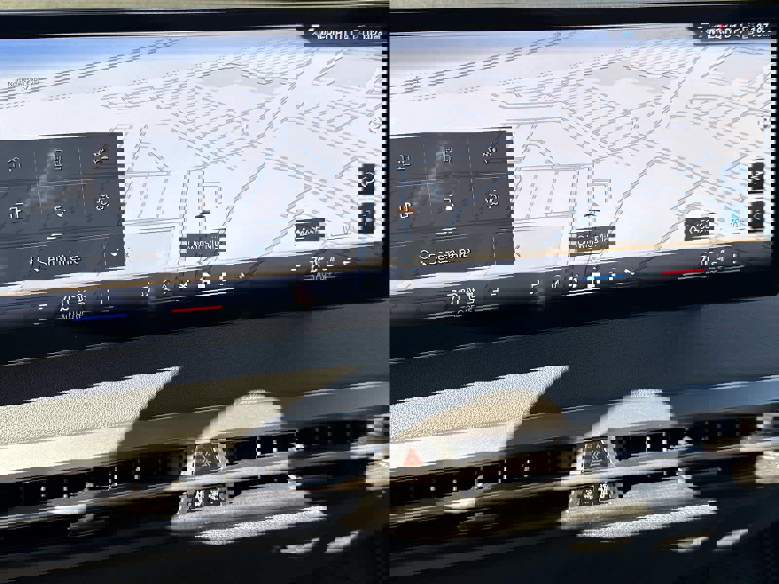 Used 2025 BMW iX xDrive50 w/ Premium Package image 19