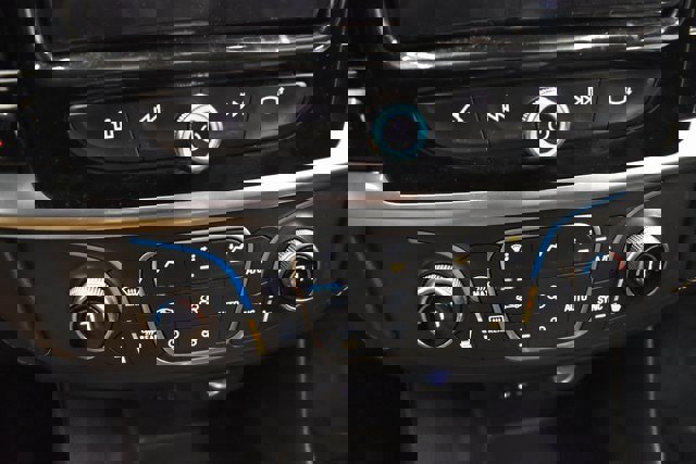 Used 2020 Chevrolet Traverse LT image 29