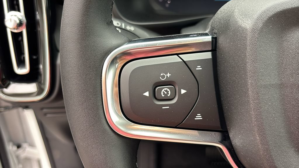 New 2026 Volvo XC40 B5 Plus w/ Protection Package Premier AWD/4WD image 16