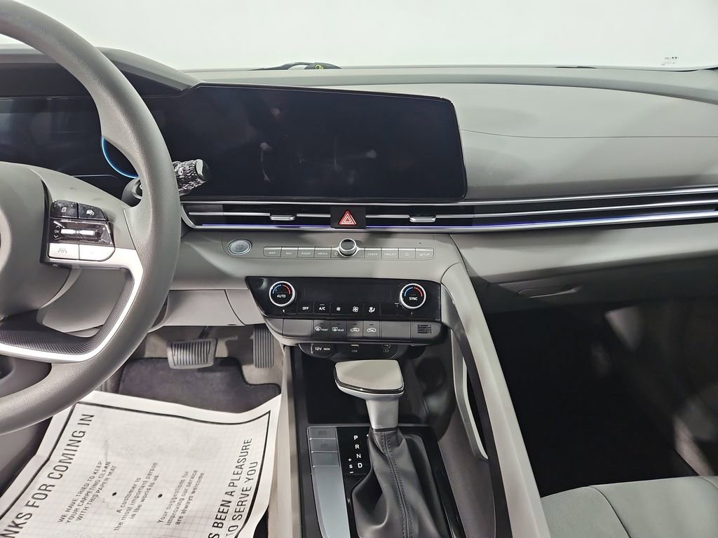 Certified 2024 Hyundai Elantra SEL image 19