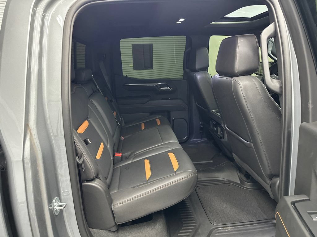 Used 2023 GMC Sierra 1500 AT4 w/ AT4 Premium Package AWD/4WD image 17