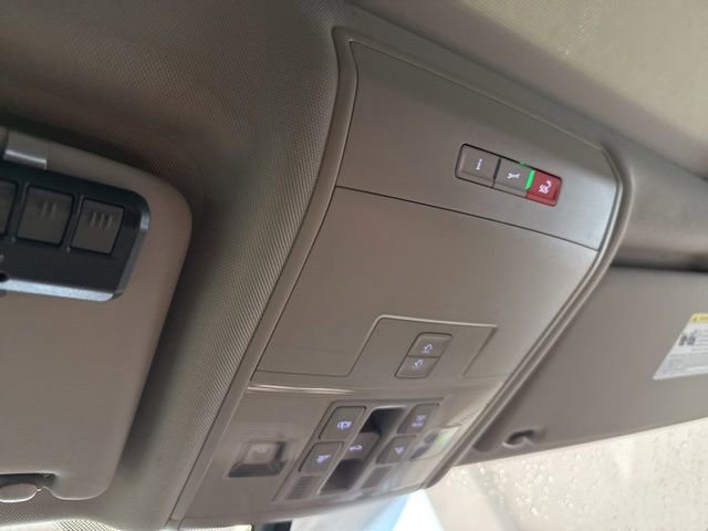 Used 2023 Volkswagen Atlas SE w/ Panoramic Sunroof Package FWD image 24