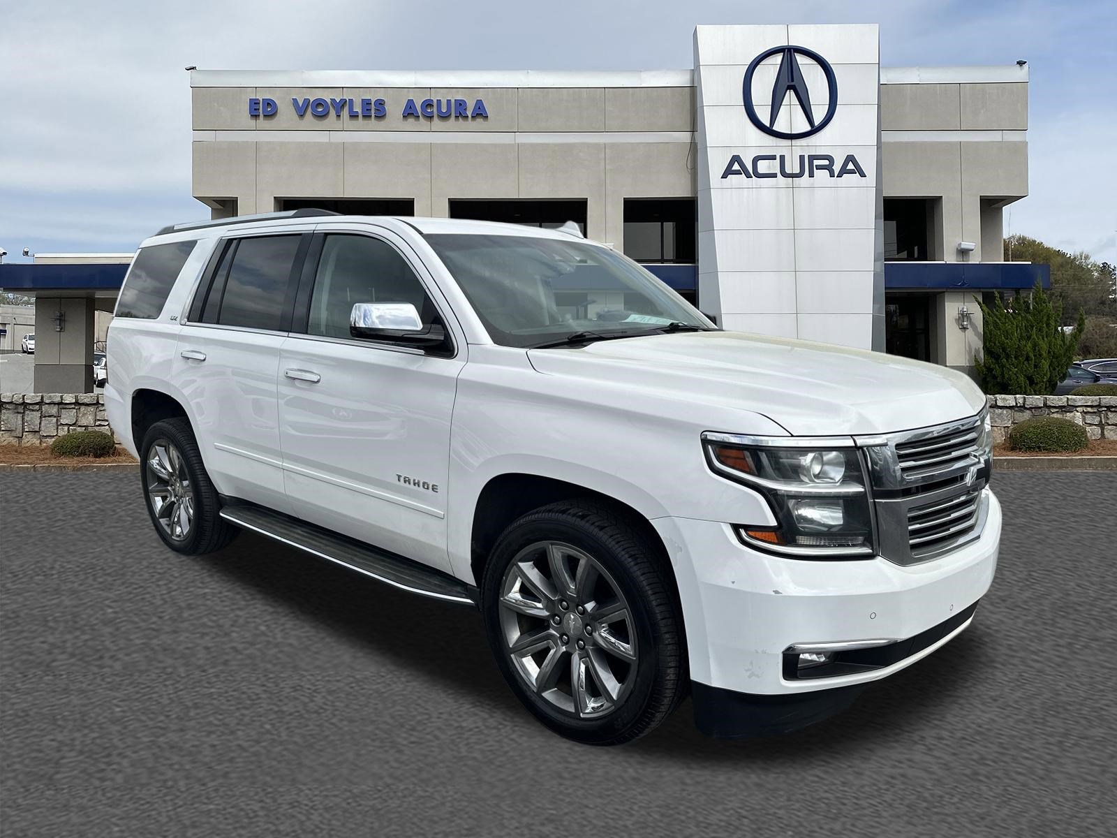 Used 2015 Chevrolet Tahoe LTZ image 3