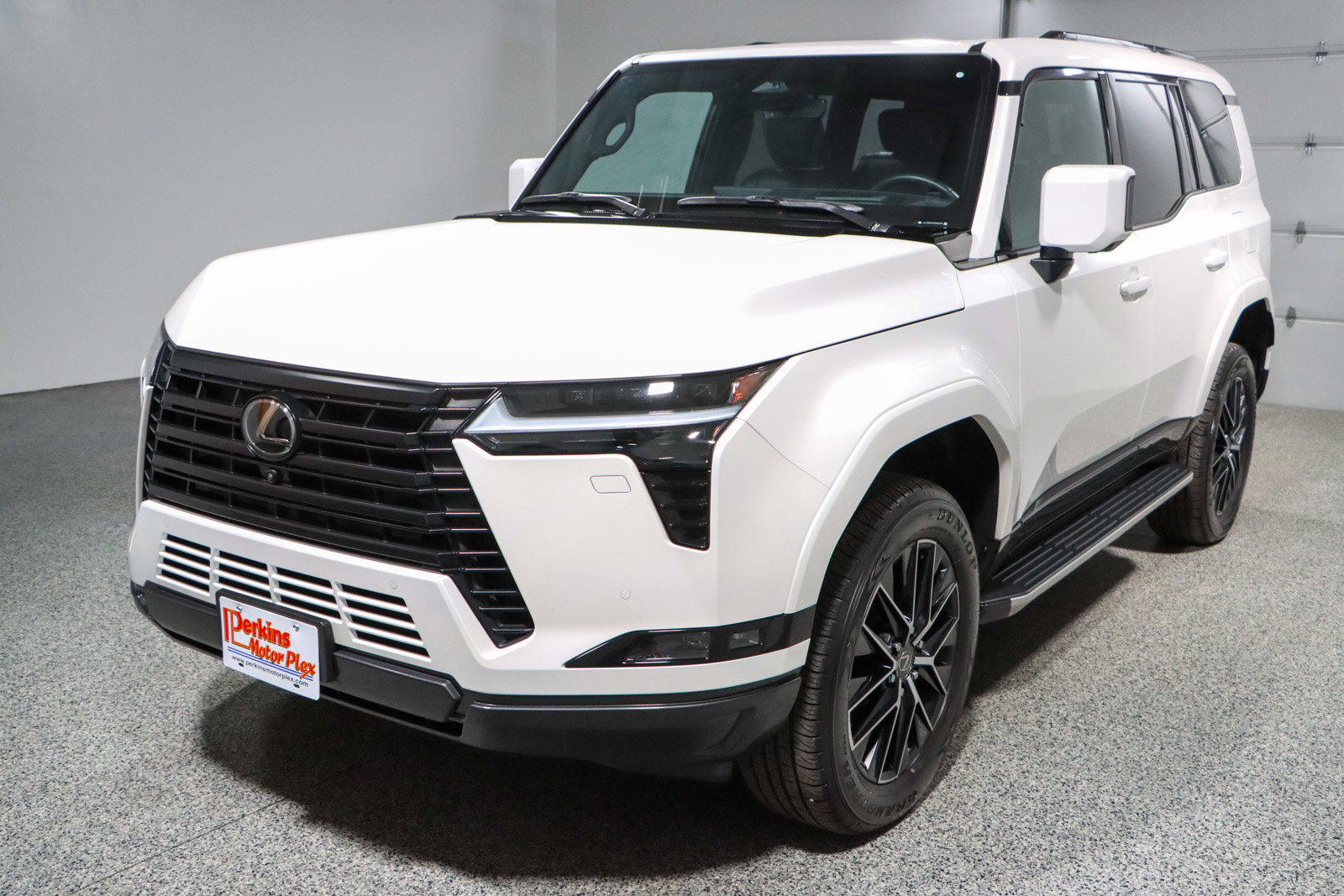 Used 2025 Lexus GX 550 w/ Accessory Package (2T) image 35