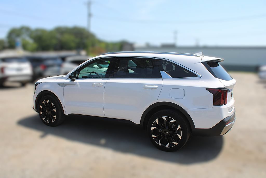 Certified 2025 Kia Sorento EX w/ Panoramic Sunroof Package FWD image 14