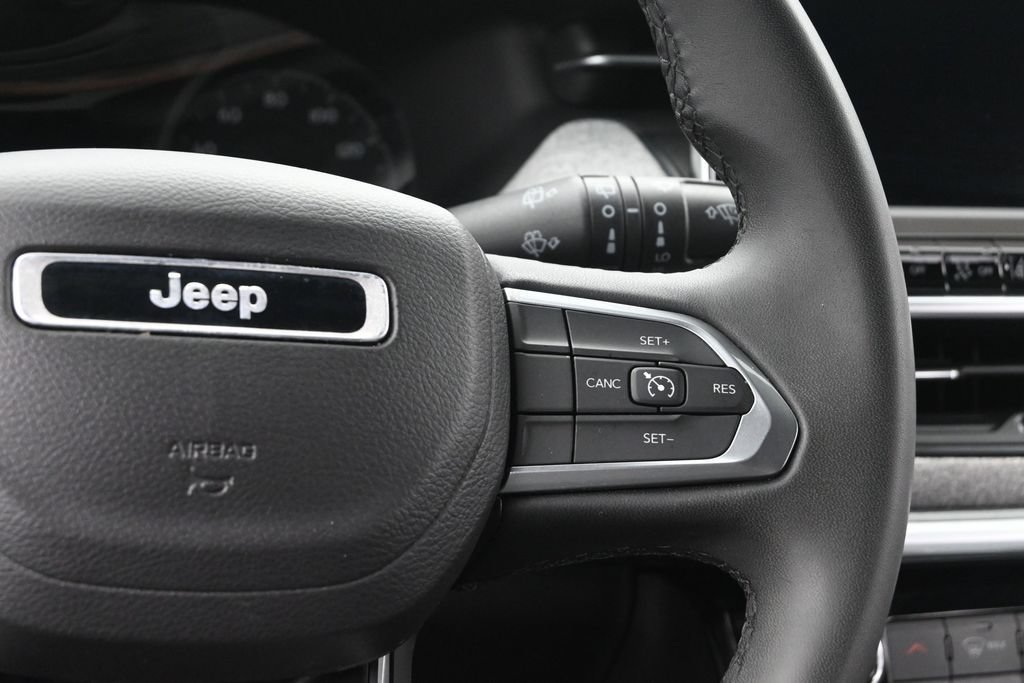 Used 2024 Jeep Compass Latitude AWD/4WD image 27