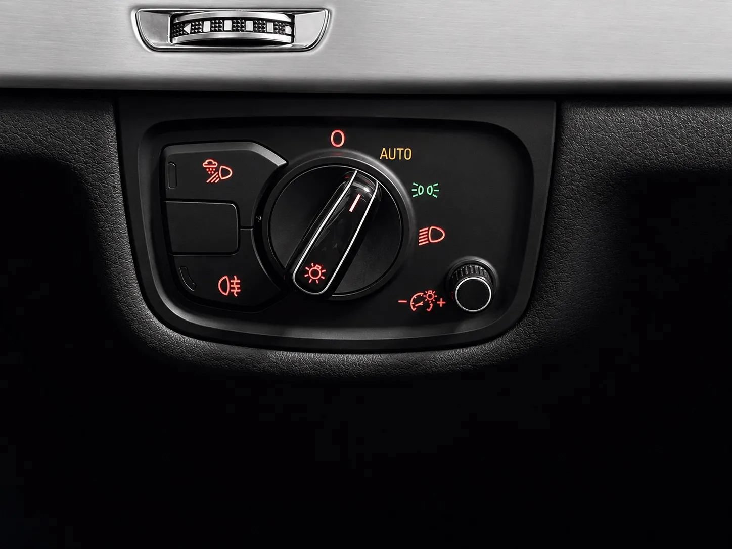 Used 2013 Audi S8 AWD/4WD image 33