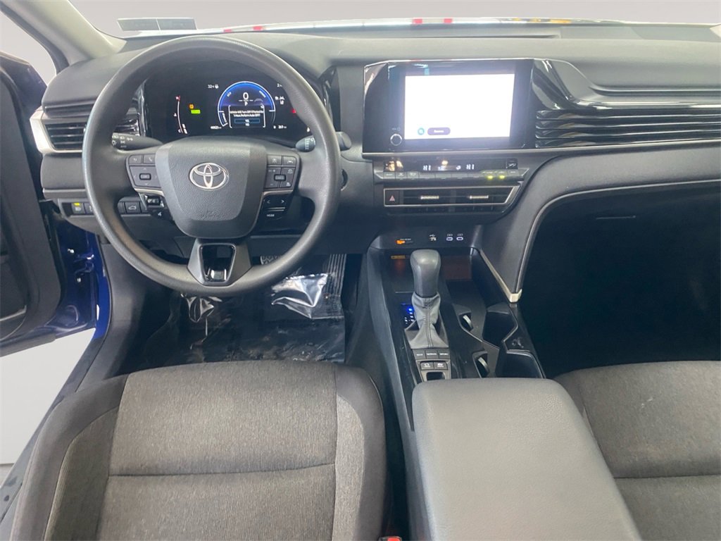 Used 2025 Toyota Camry LE image 10