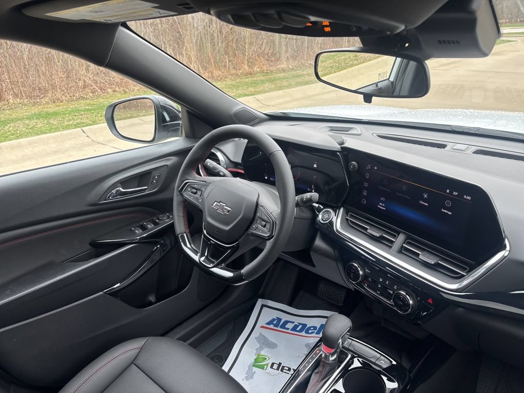 New 2026 Chevrolet Trax RS w/ Sunroof Package FWD image 33