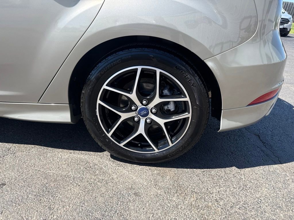 Used 2015 Ford Focus SE w/ SE Sport Package FWD image 42