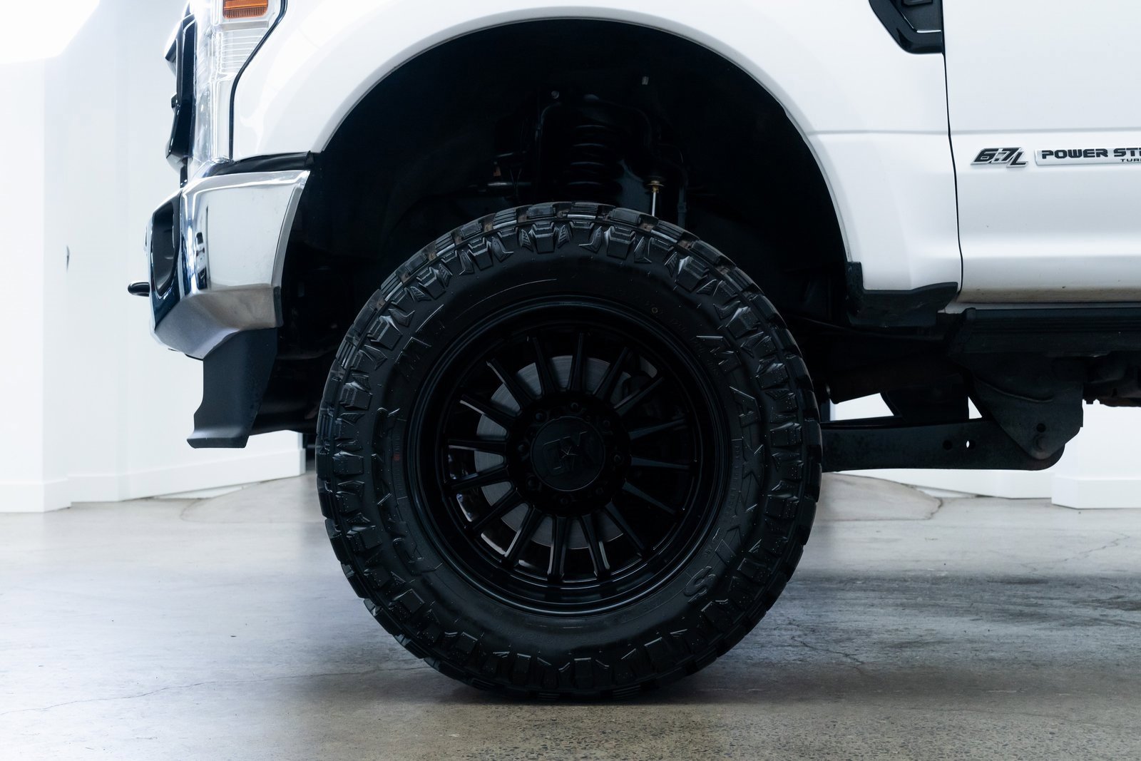 Used 2021 Ford F350 Lariat image 7