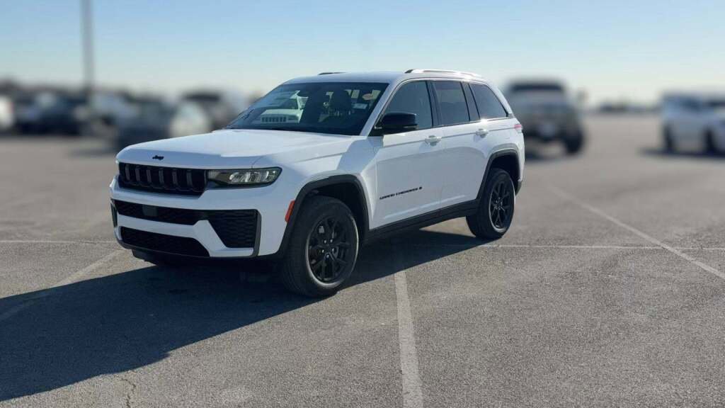 New 2026 Jeep Grand Cherokee Altitude