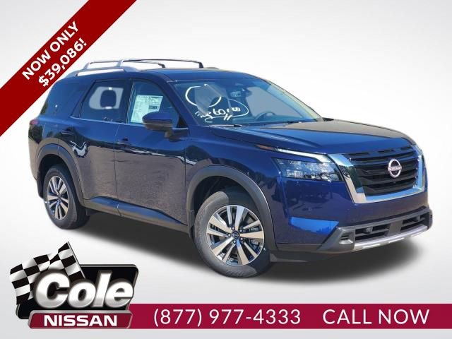 New 2025 Nissan Pathfinder SL