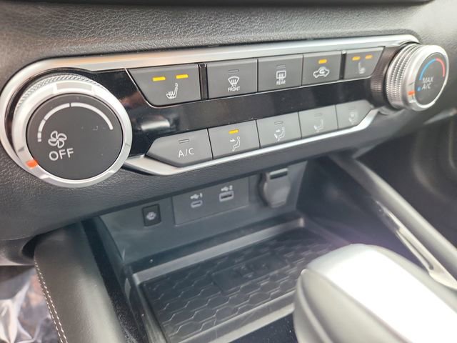 Used 2024 Nissan Altima 2.5 SV w/ SV Premium Package image 20